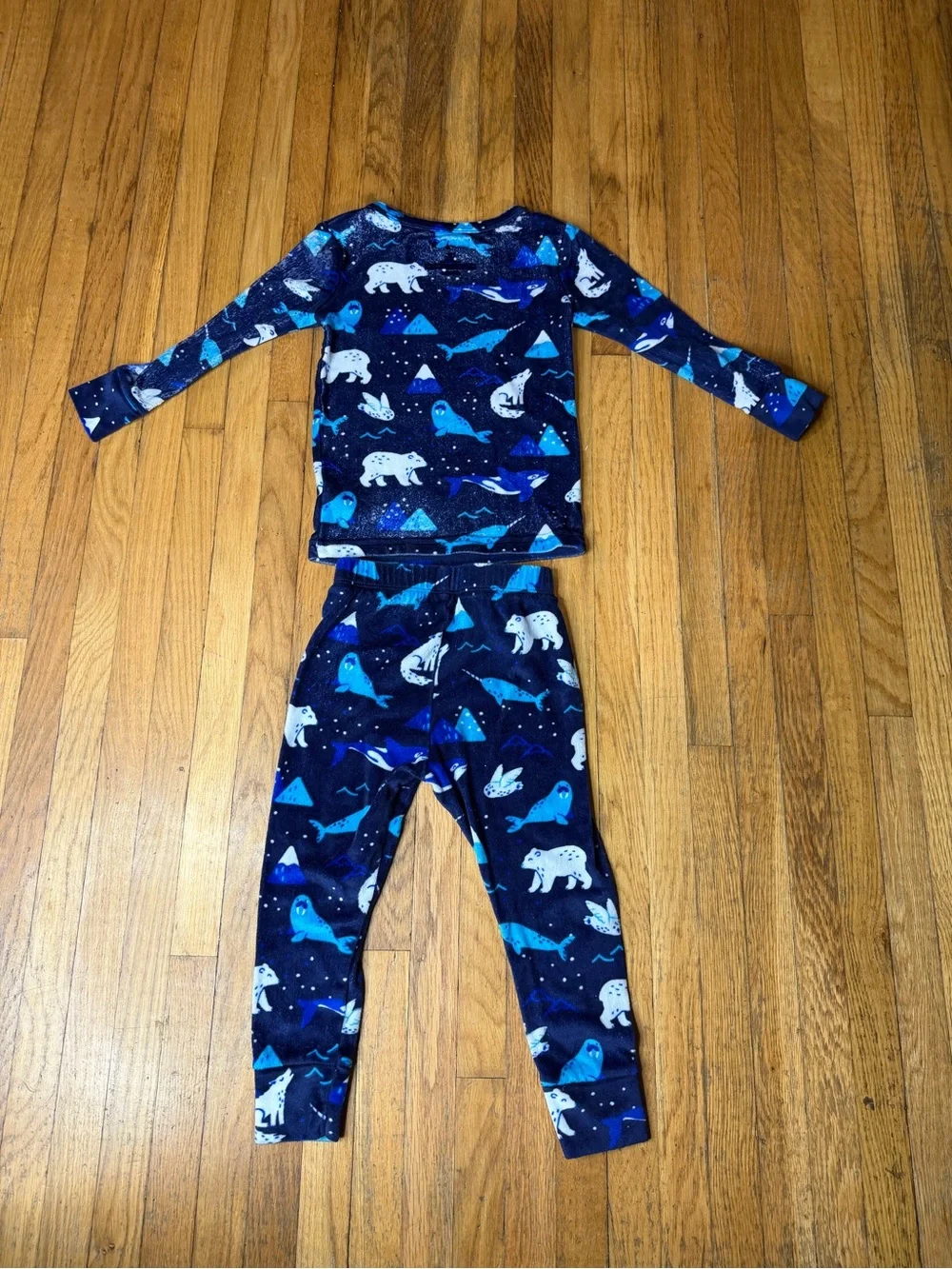 Cat & Jack 2T Arctic Animals PJ Set